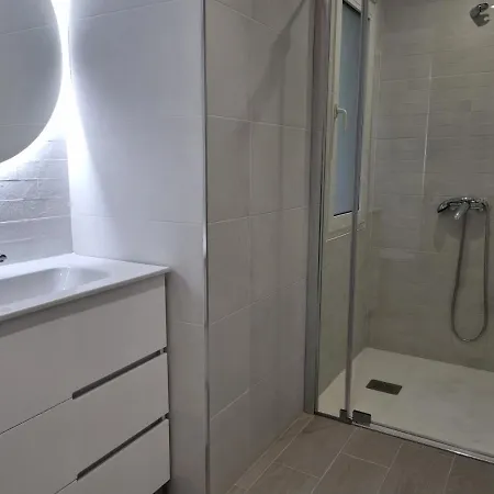 143a Moderno, Céntrico, 3